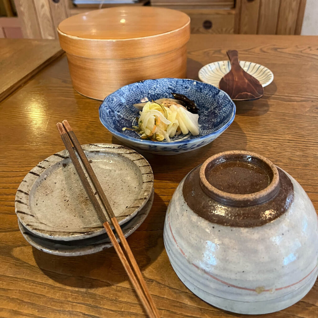 長野県上田市、鹿教湯温泉の宿「山水館」の朝食のご飯